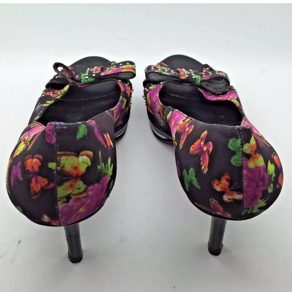 BCBG Cute Floral Pin-Up-Girl Style Stiletto Heels - Picture 3 of 10